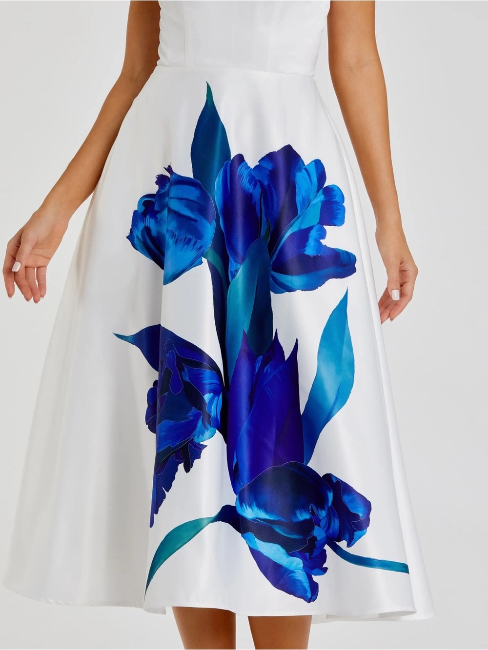 IEENA FOR MAC DUGGAL
White Strapless Satin Midi Dress With Flower Print - Picture 2 of 13